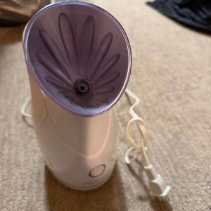 Facial Steamer with Purple Accents